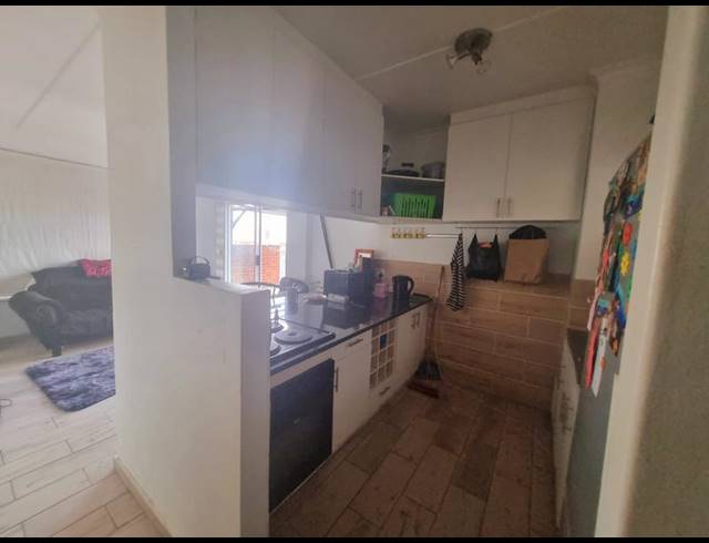 1 BEDROOM APARTMENT FOR SALE IN GLENWOOD